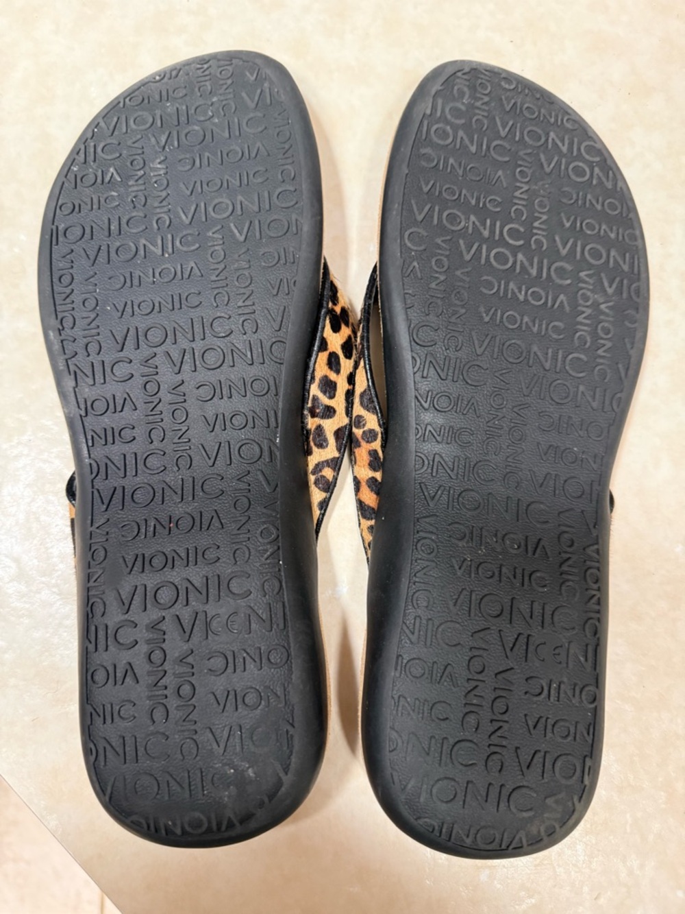 Vionic orthaheel Selena Leopard Calf Hair Sandal flip flop 10 - Picture 6 of 7